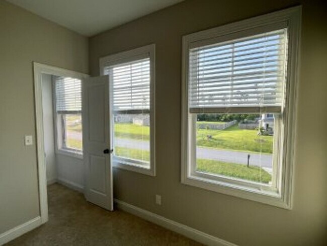 Building Photo - 187 Peytons Ridge Dr