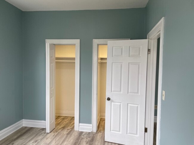 Building Photo - 114 E Richmond St