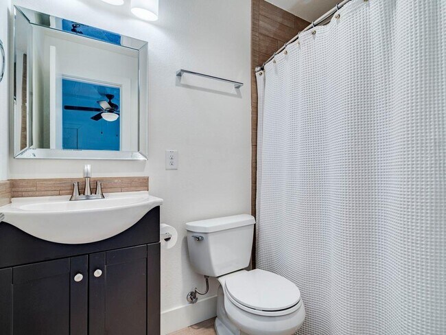 Building Photo - 6901 Old Quarry Ln