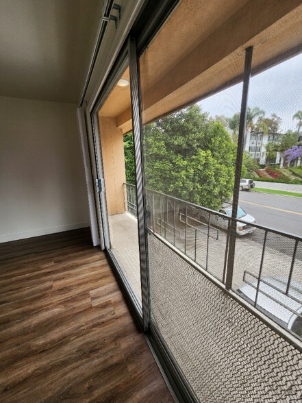 Building Photo - 1339 Hobart Blvd