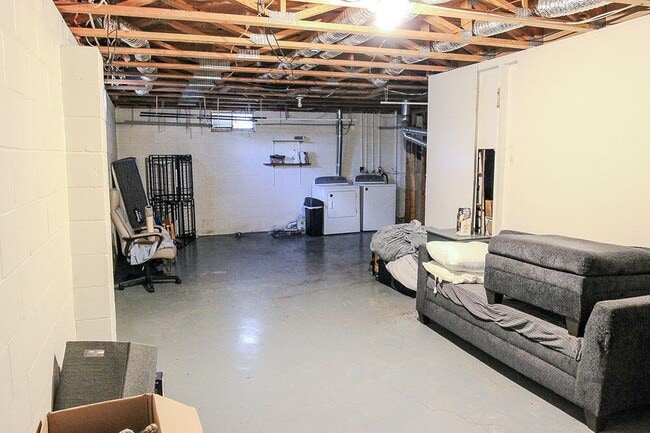 Building Photo - 3422 West St