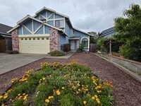 Building Photo - Spacious 4bd/2.5ba in "M" section of Rohnert Park