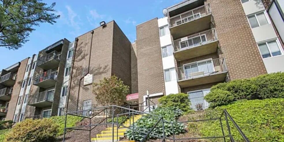 Building Photo - 75 S Reynolds St