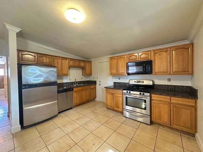 Building Photo - Coming Soon! West Sac Three Bedroom Home