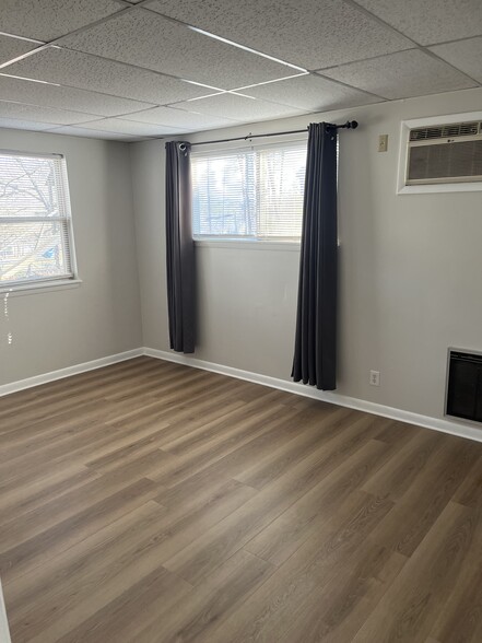 Building Photo - 9965 Summer Breeze Dr