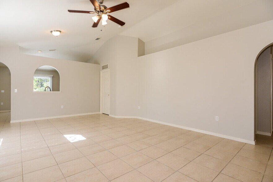 Building Photo - 17026 Ongar Ct