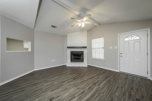 Building Photo - 6 Laramie Ln