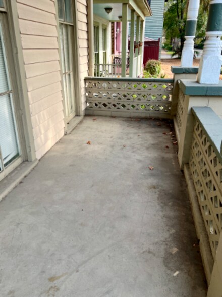 Building Photo - 316 W Duffy St