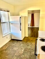 Building Photo - 1007 W Main St