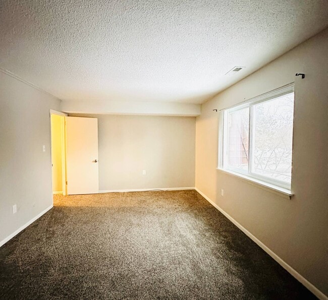 Building Photo - 1552 Helderberg Ave