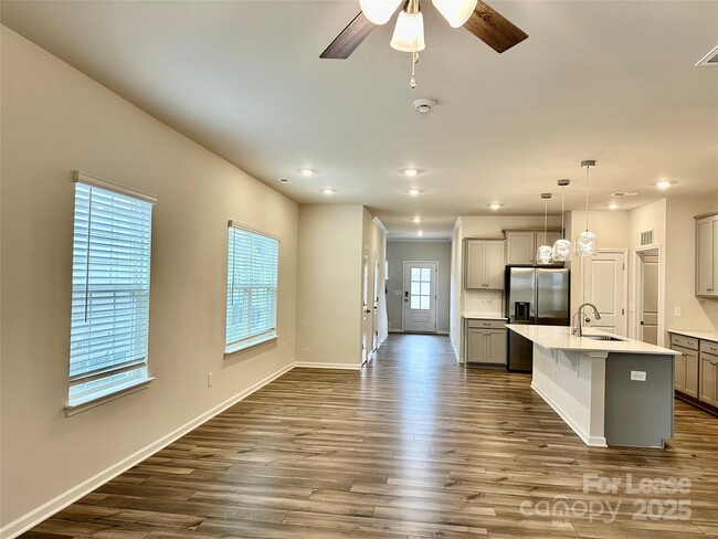 Building Photo - 389 Runner Stone Ln