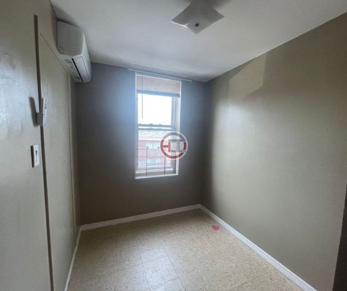 Building Photo - 2956 Paine St