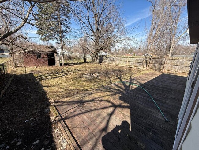 Building Photo - 633 Bagley Ave