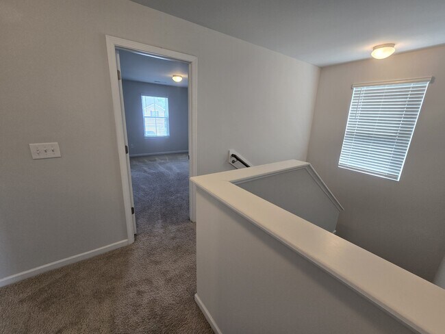 Building Photo - 129 Maple Tree Ln