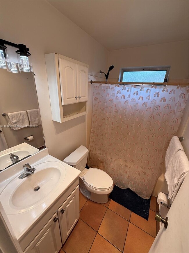 Building Photo - 5133 SW 43rd Terrace