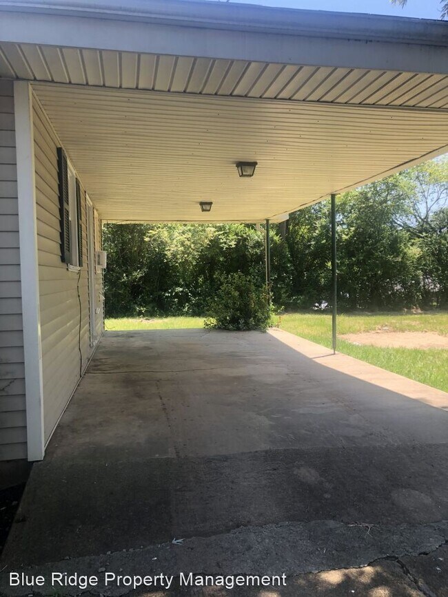Building Photo - 2 br, 1 bath House - 3013 Bloomingdale Road