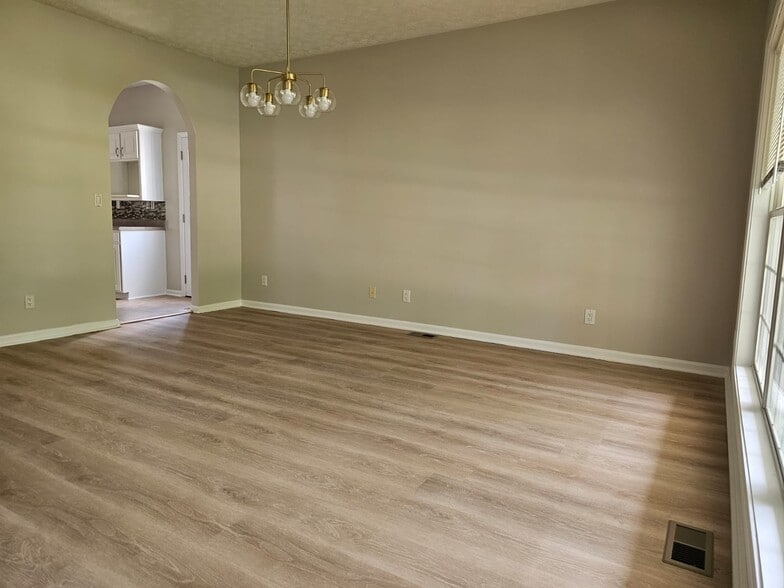 Building Photo - 5001 Max Ridge Ct