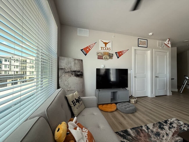 Building Photo - 12208 Tech Ridge Blvd