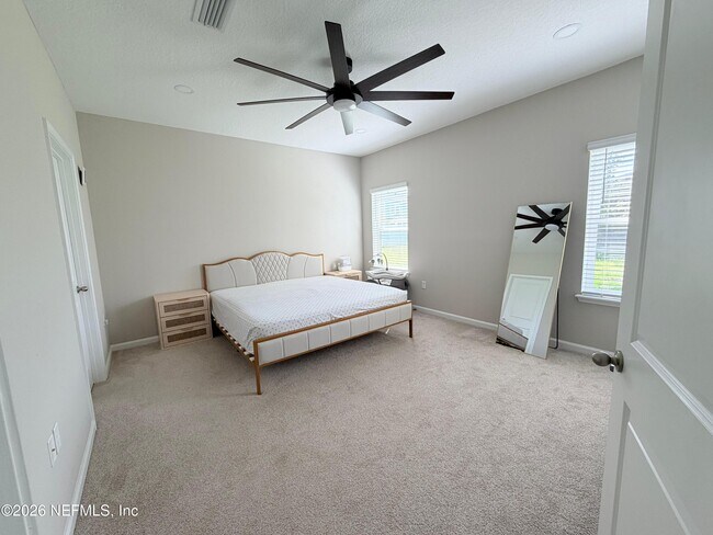 Building Photo - 70 Golden Fern Dr