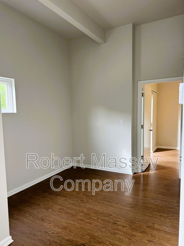Building Photo - 2745 Grinstead Dr