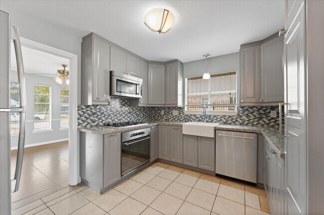 Building Photo - 954 Chamboard Ln