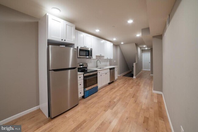 Building Photo - 1715 W Berks St