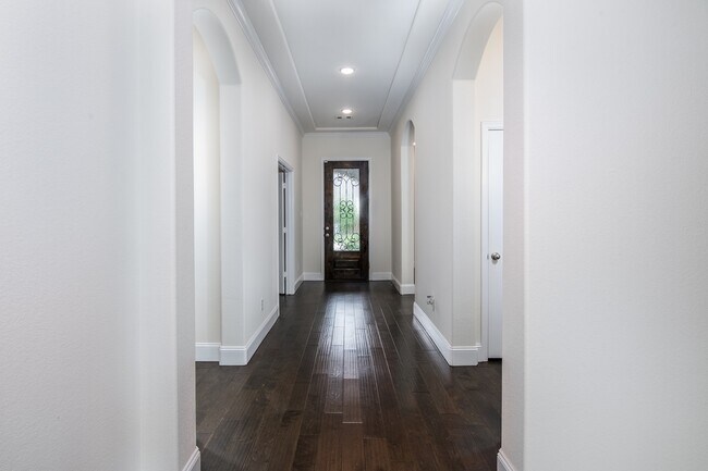 Building Photo - 21119 Bradford Grove Dr
