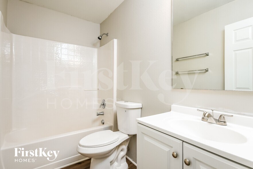 Building Photo - 3637 Queens Cove Blvd