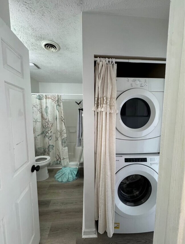 Building Photo - 4710 Cobblestone Dr