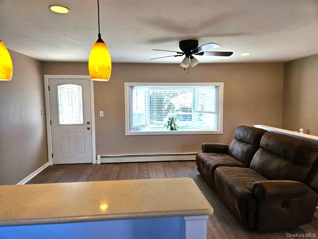 Building Photo - 56 Applegate Dr