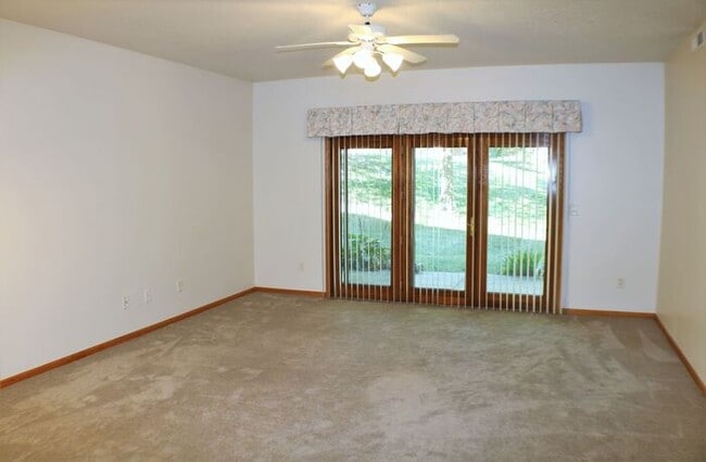 Building Photo - $1,215 | 2 Bedroom, 2 Bathroom CONDO | Designed for Ages 55+ | PET Friendly* | Available for Nove...