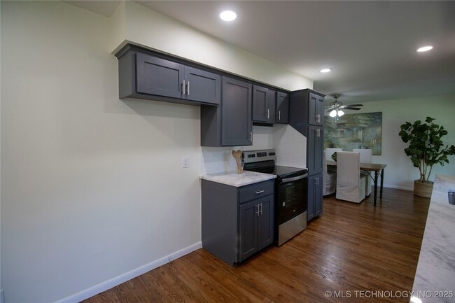 Building Photo - 5678 S Yorktown Pl