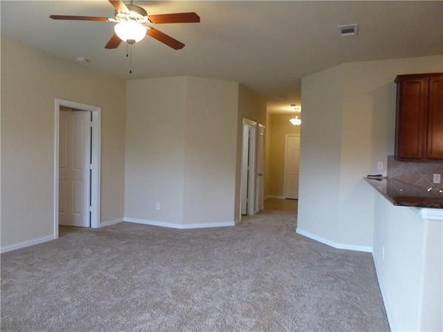Building Photo - 2109 Sun Creek Dr