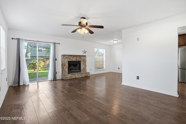 Building Photo - 11365 Tanager Dr S