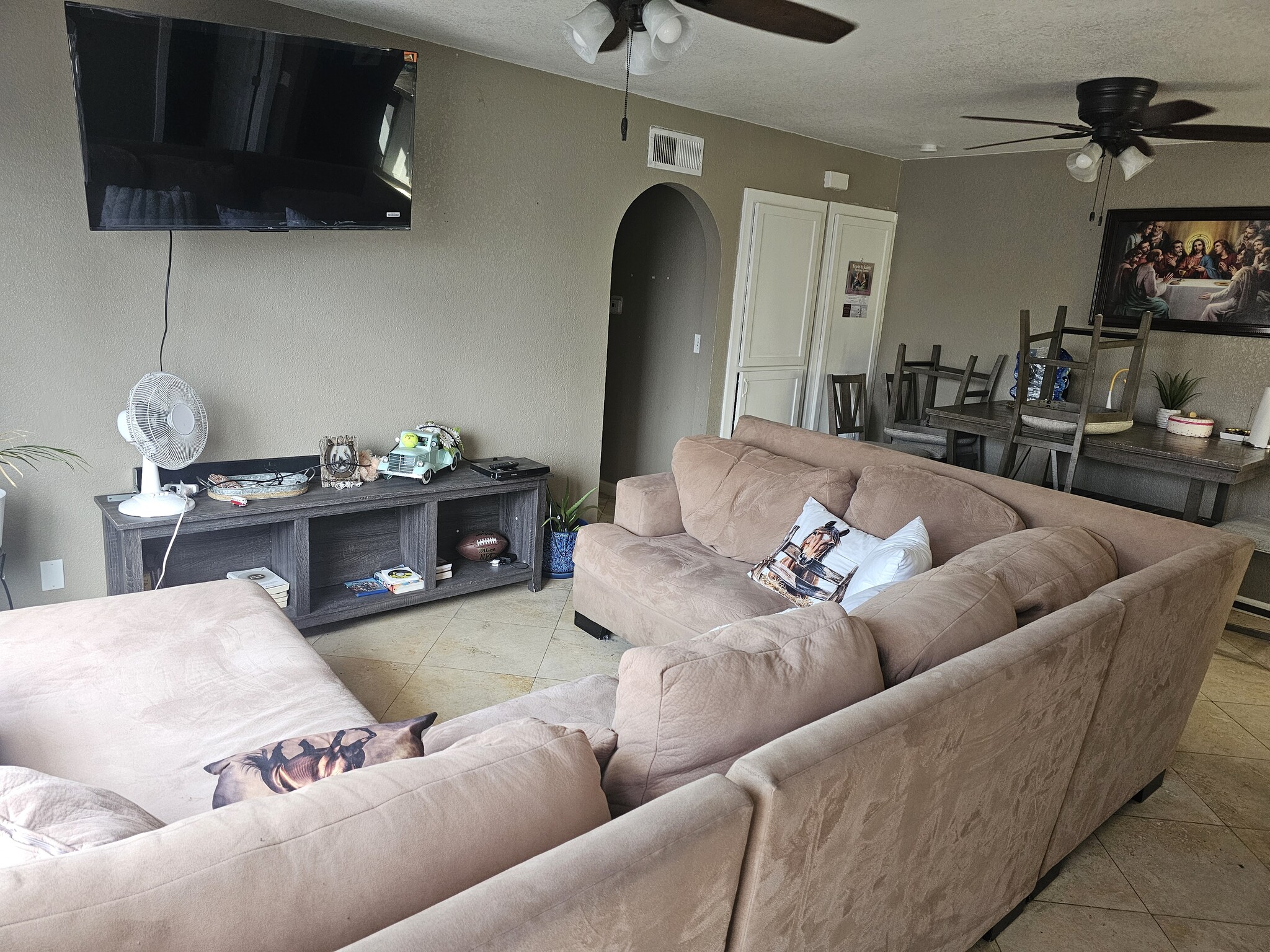 Building Photo - 6594 Pinecone Ln