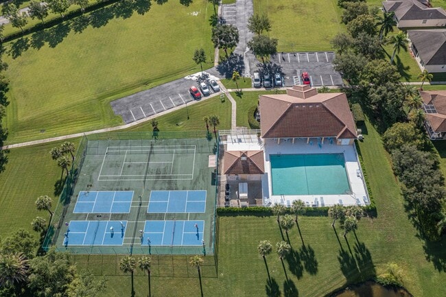 Building Photo - 603 Calamondin Way SW