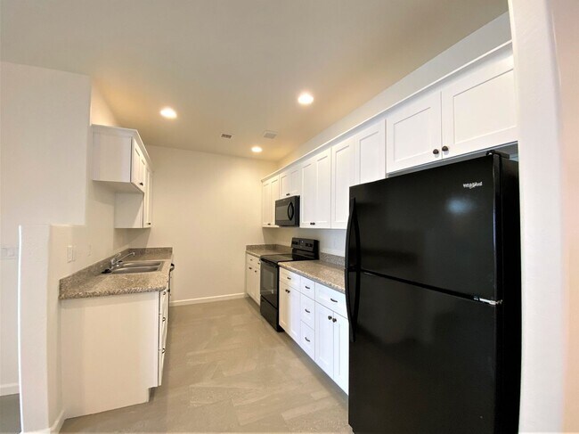 Building Photo - 8715 Spouse Dr