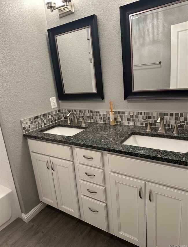 Building Photo - 4291 S Clarkson St