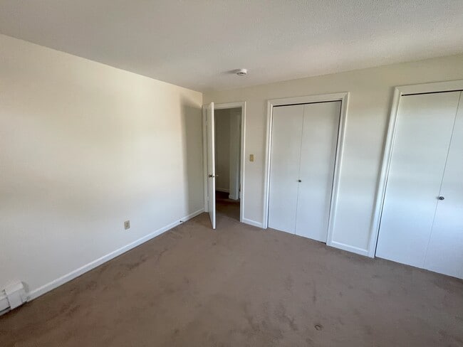 Building Photo - 136 Millard St