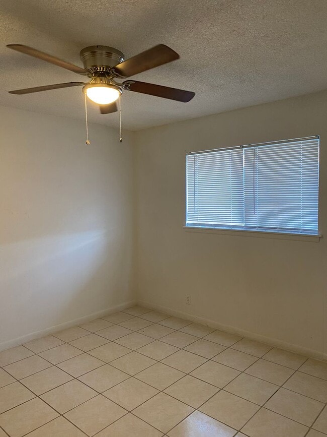 Building Photo - 7770 Skolout St