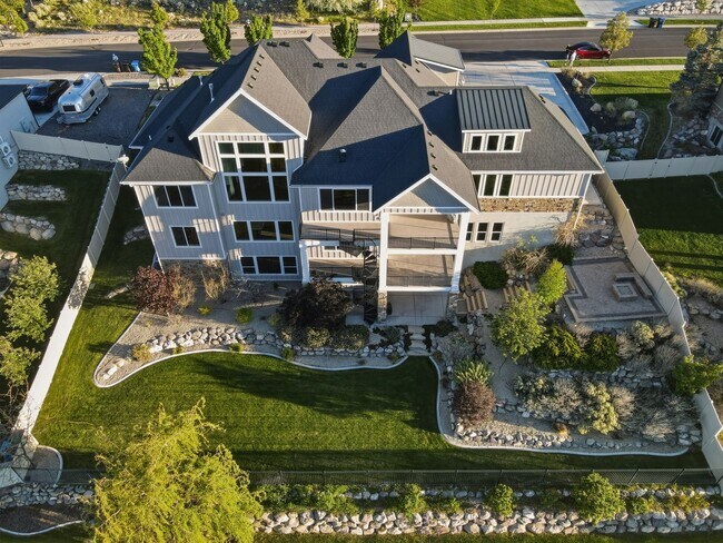 Building Photo - Luxurious Herriman 6 Bed with Indoor Court, Theater & Stunning Views!!!