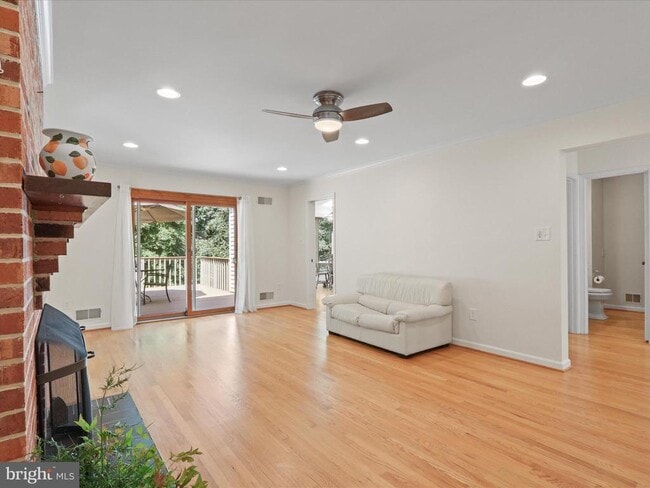 Building Photo - 9715 Ceralene Dr