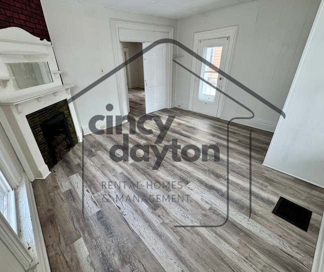 Building Photo - 110 N River St