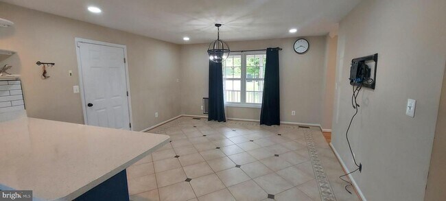 Building Photo - 5001 Old Bartholows Rd