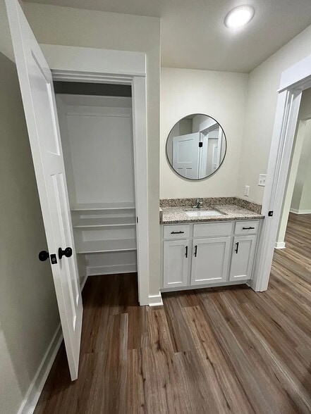 Building Photo - 7002 Old Tom Box Rd