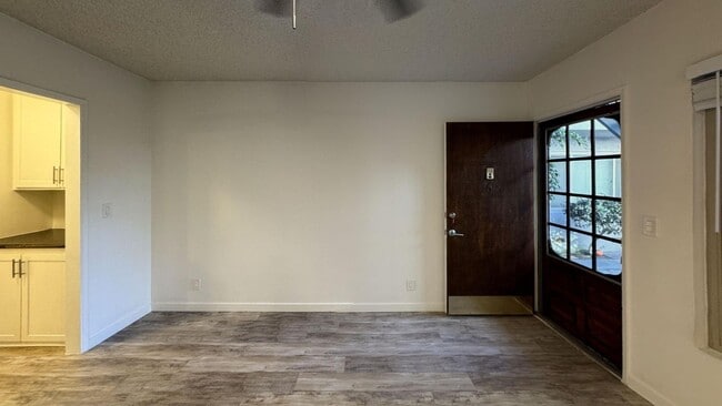 Building Photo - 45 Rose Ave