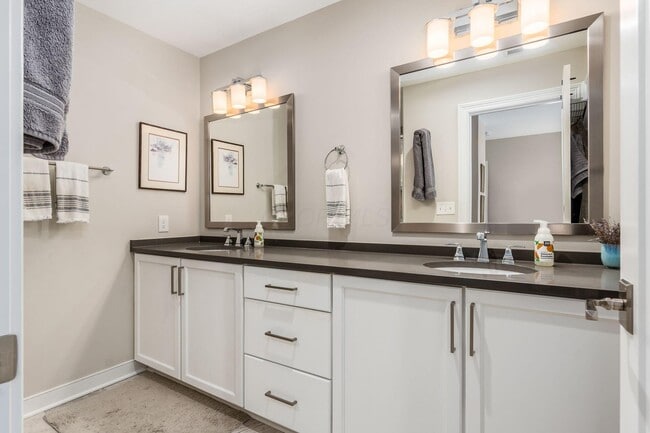 Building Photo - 90 Normandy Ave