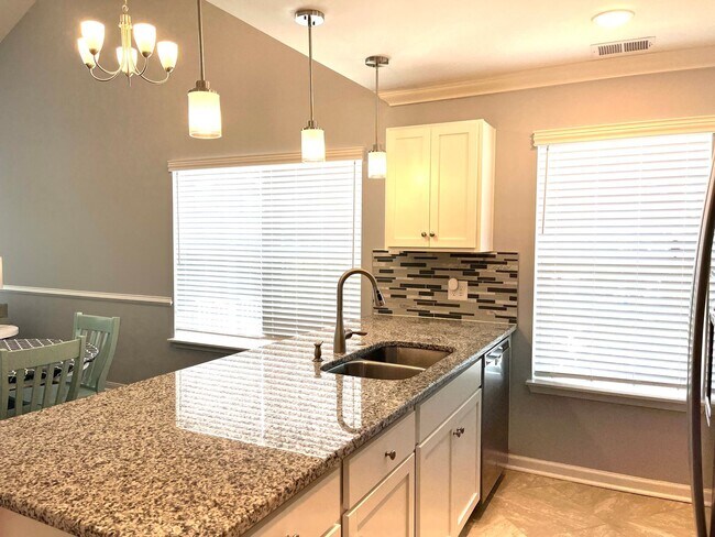 Building Photo - ONE MONTH FREE with a sixteen-month lease. Two Bedroom, Furnished Condo in Windsor Green in Carol...