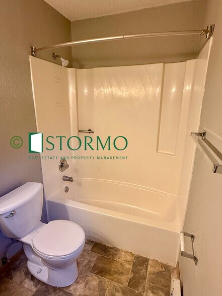 Building Photo - 519 14th St S