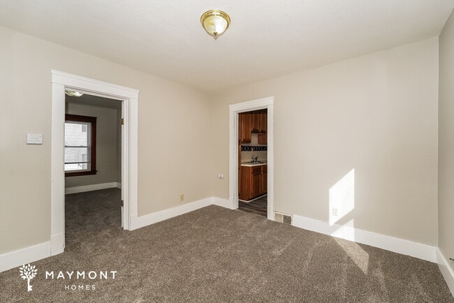 Building Photo - 3-Bedroom Lorain Home